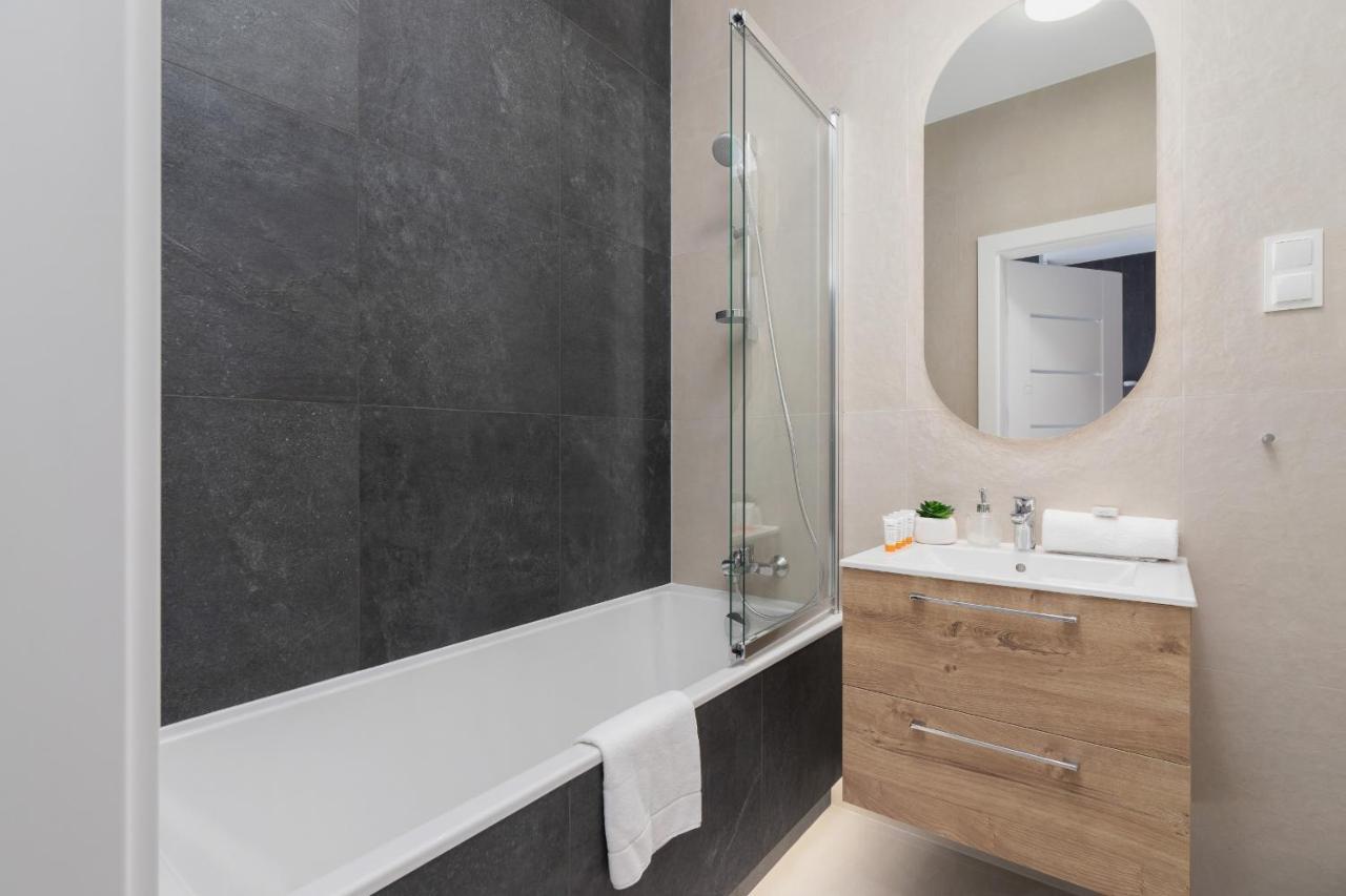 Casa Feliz Zablocie For 4 Guests Cracow By Renters Apartment *