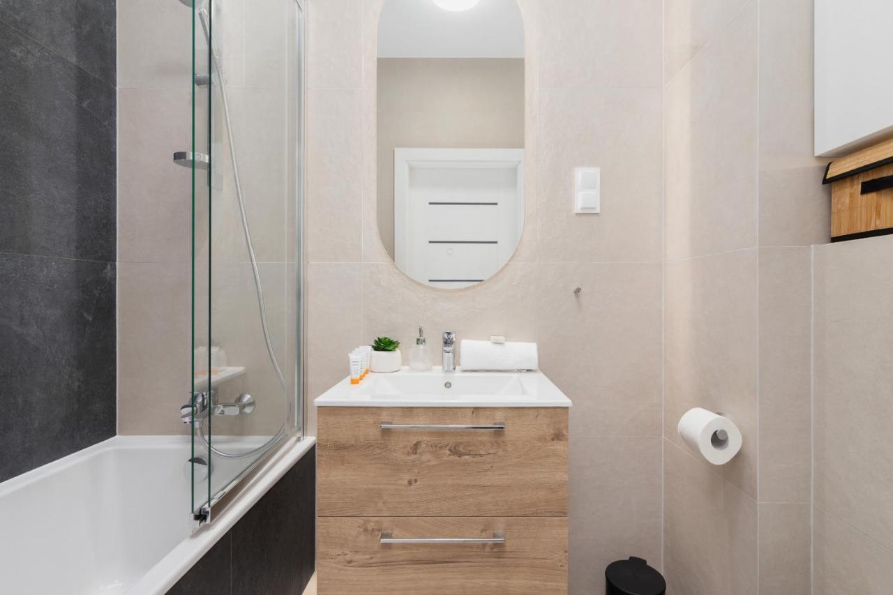 Apartment Casa Feliz Zablocie For 4 Guests Cracow By Renters
